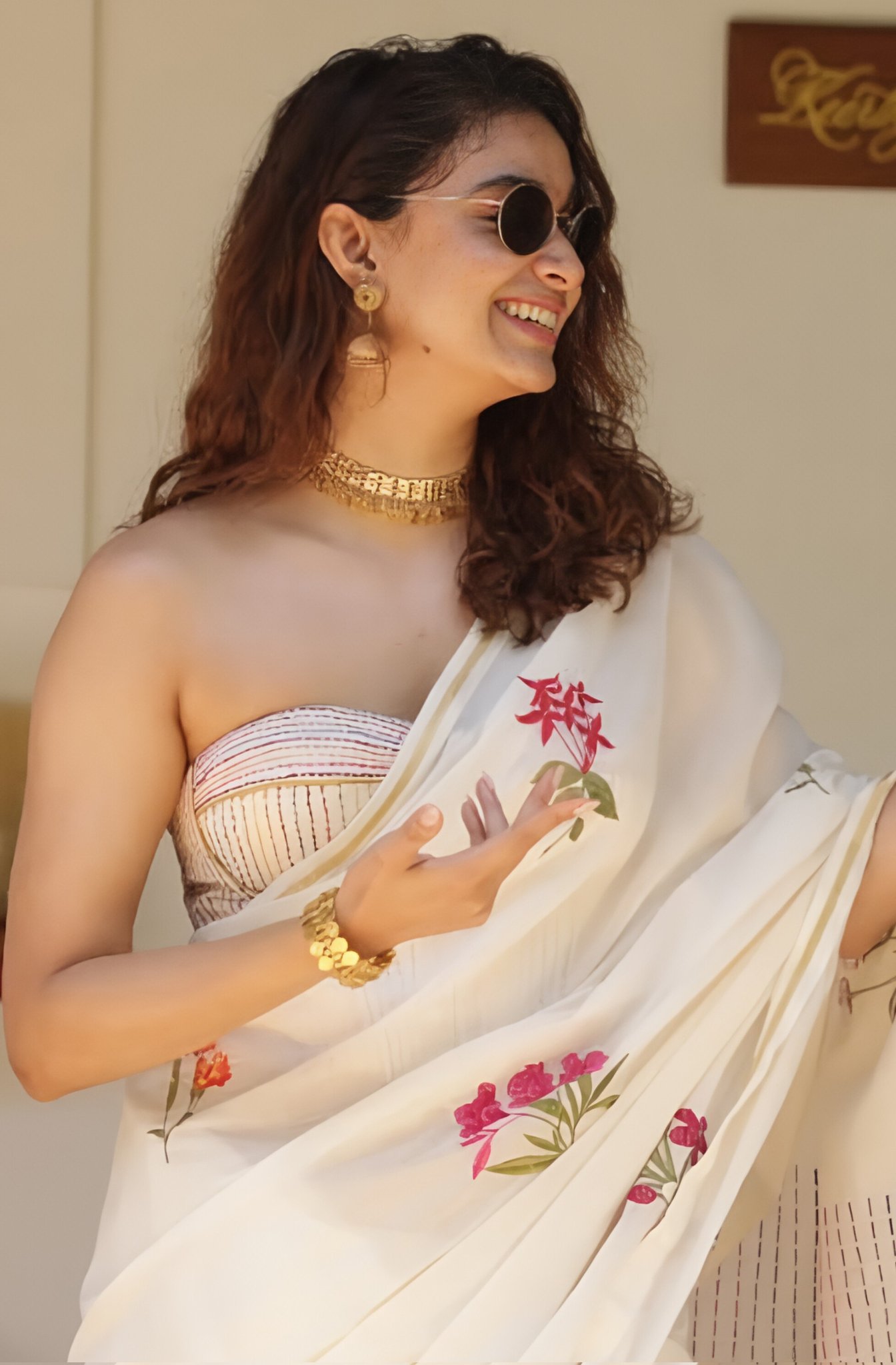 Keerthy Suresh Instagram viral photos leaked selfie clothless romantic onlyfans Pinterest redit pictures of her juicy curves saari backless salwar shirt ceamy figure tiktok, Imdb, Flickr, Tumblr cleavage exposing navel show armpit juicy lip navel,iduppu,kiss smooch Email Id, WhatsApp Number,