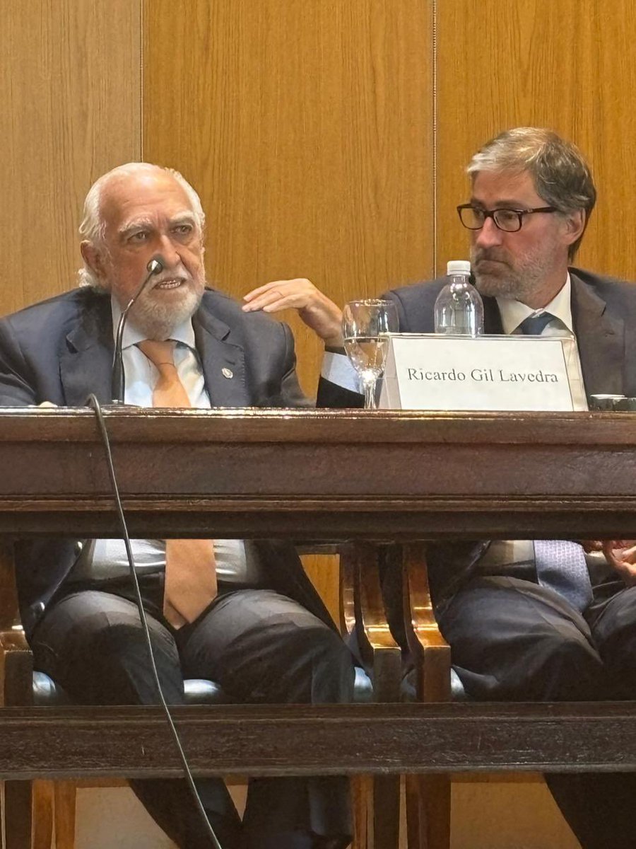 Hoy en la Jornada de libertad de expresión y democracia en <a href="/DerechoUBA/">Facultad de Derecho</a>