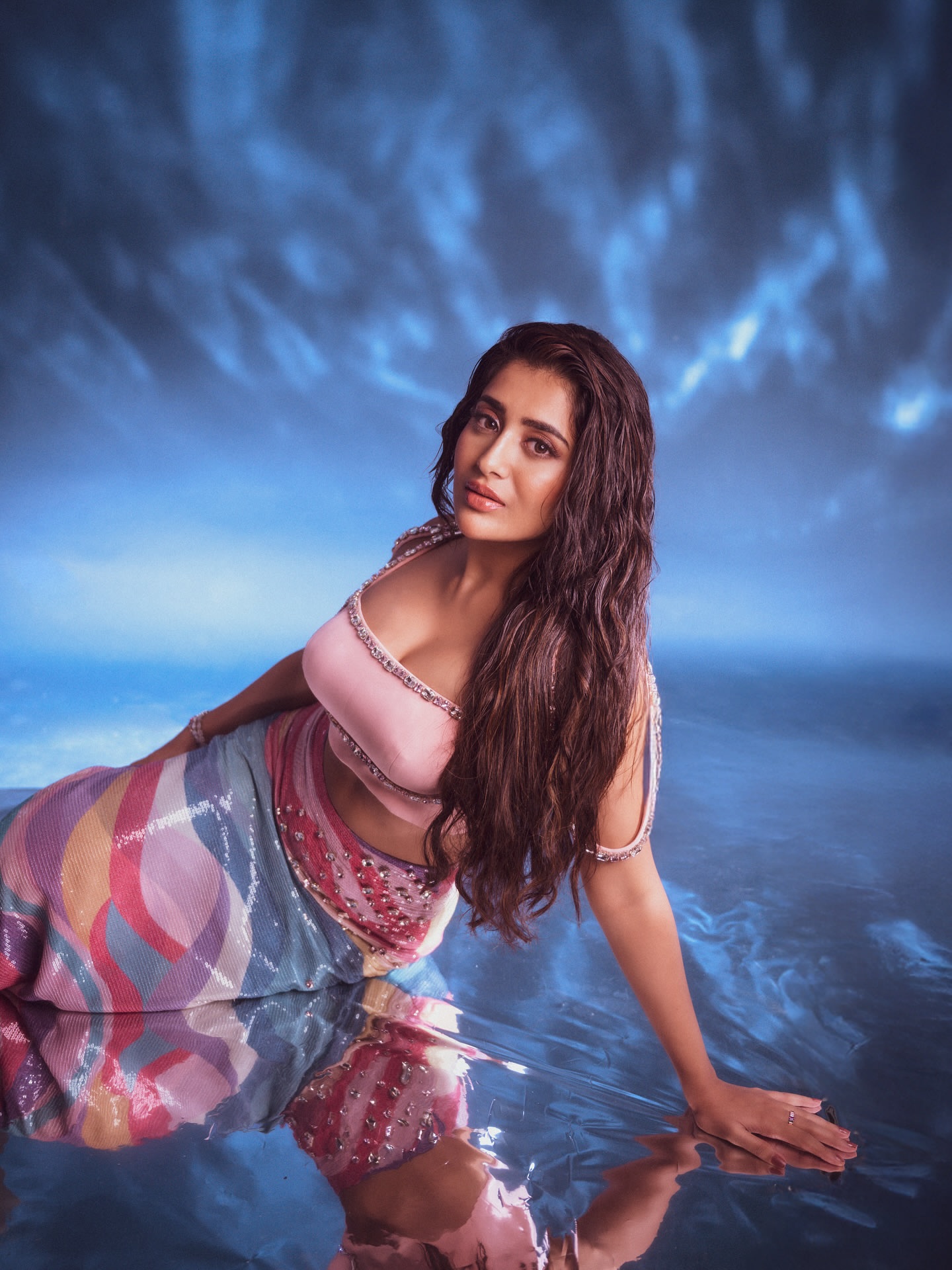 G0G_6DbbUAEvKe6?format=jpg&name=large