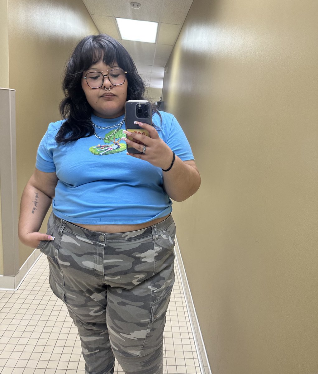 gabrie111e's tweet image. #fatfemmefriday