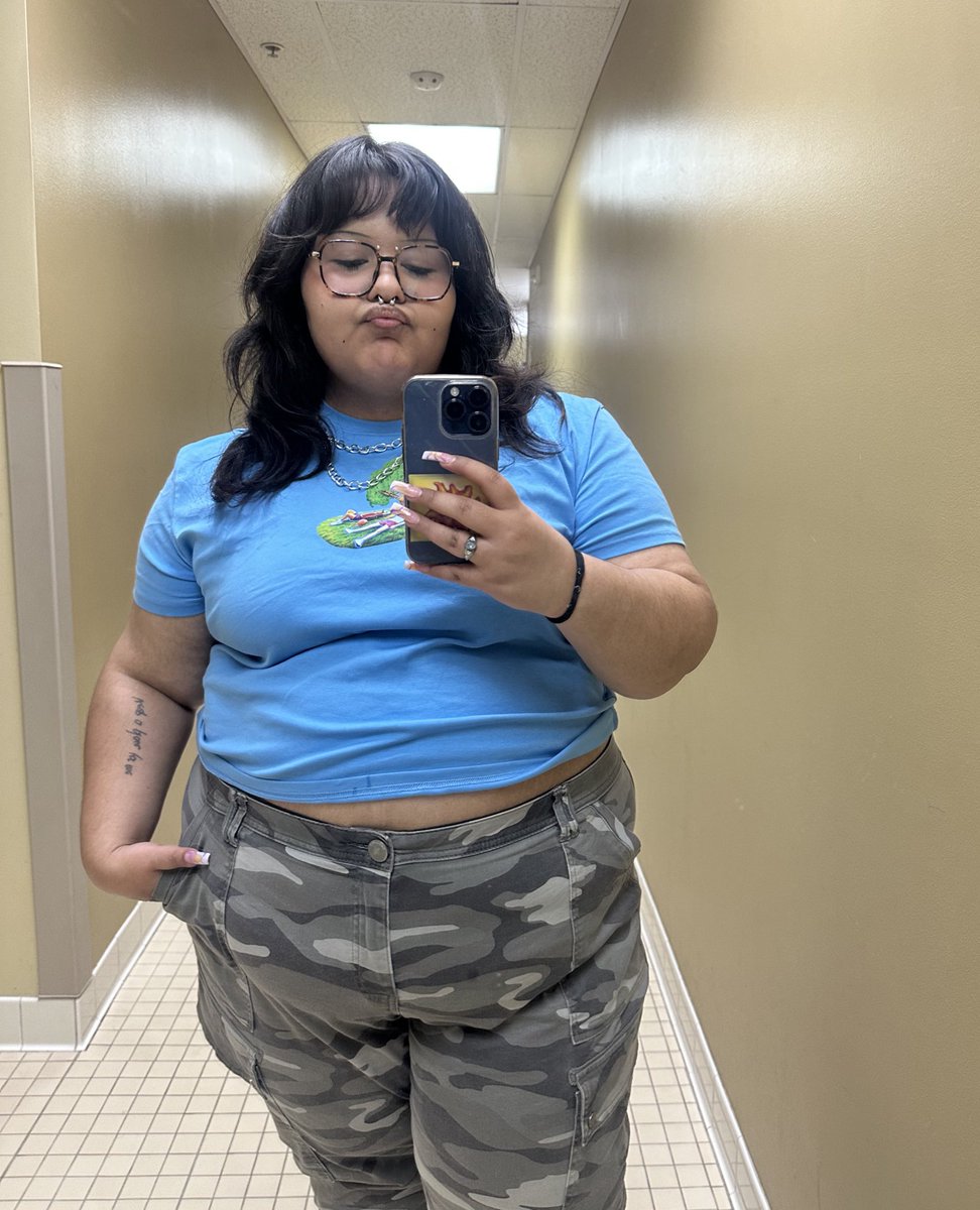 gabrie111e's tweet image. #fatfemmefriday