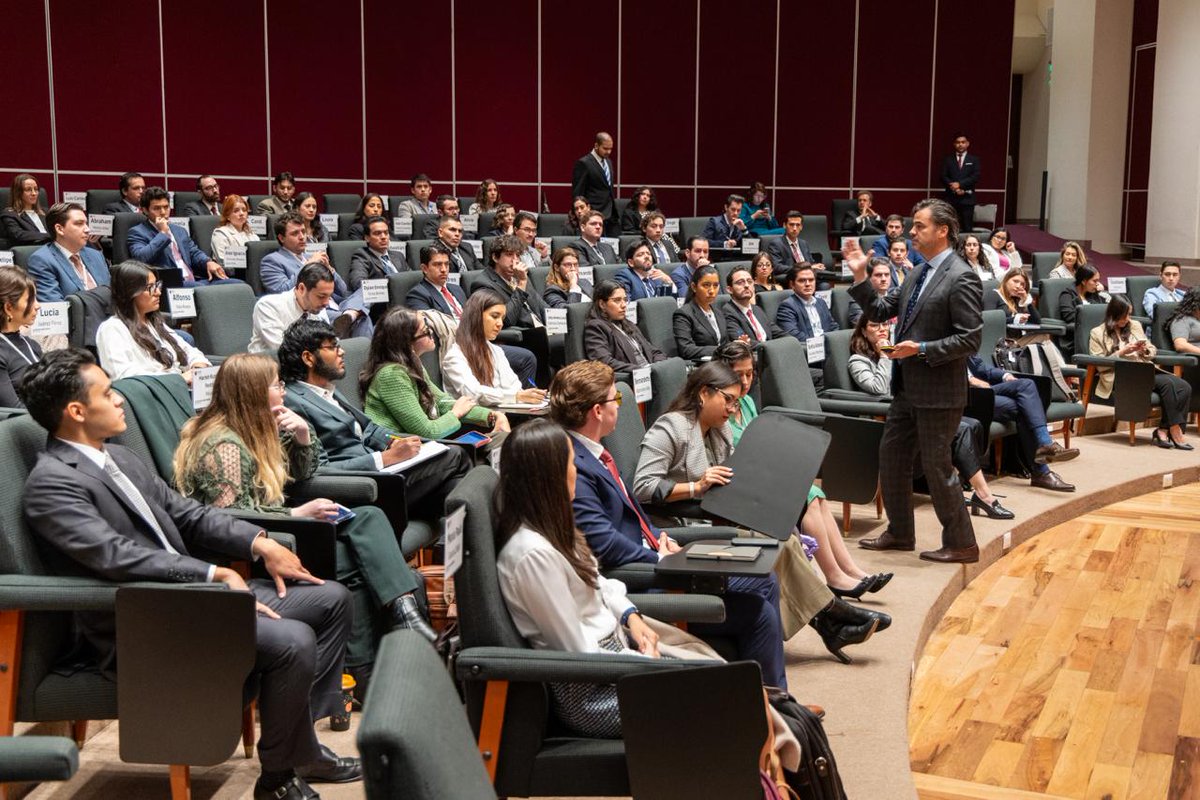 ipade's tweet photo. En IPADE inauguramos el Programa #FullTimeMBA (MEDE), recibiendo con entusiasmo a los futuros líderes que inician su camino en nuestras sedes de Ciudad de México y Monterrey.
Les damos la más cordial bienvenida a esta etapa de crecimiento personal y profesional.
#IPADE #MEDE https://t.co/iC8rAsN8HW