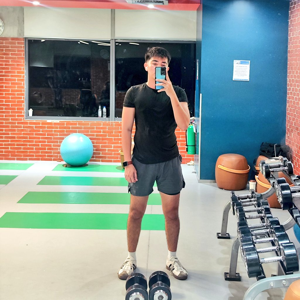 senseiducks's tweet photo. buhat malala muna habang inaantay yung isa bumyahe dito para sunduin ako https://t.co/b8wONQWVFD