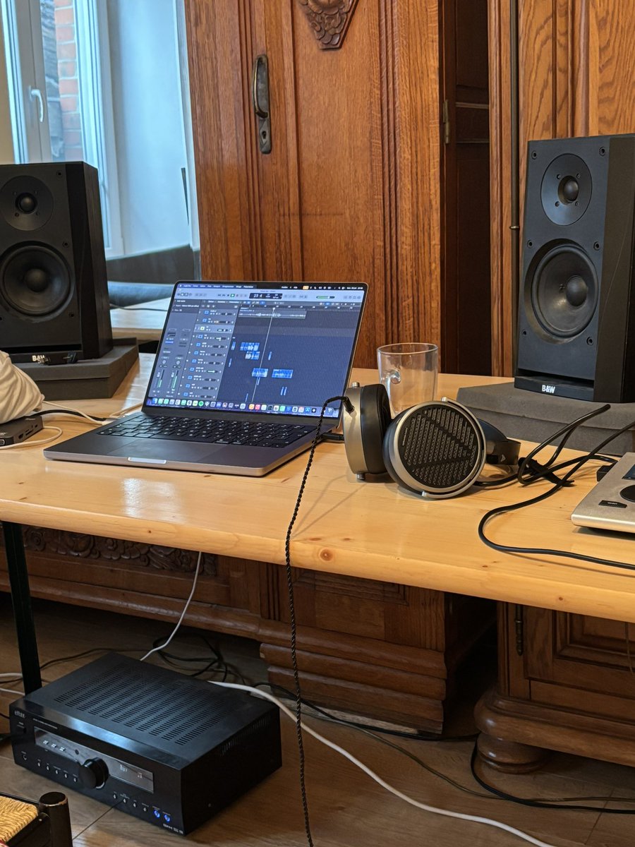 euskoro, chanteur aux grands cheveux tweet media