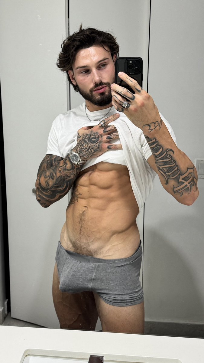 What I do in the bathroom
onlyfans.com/fitzexclusive