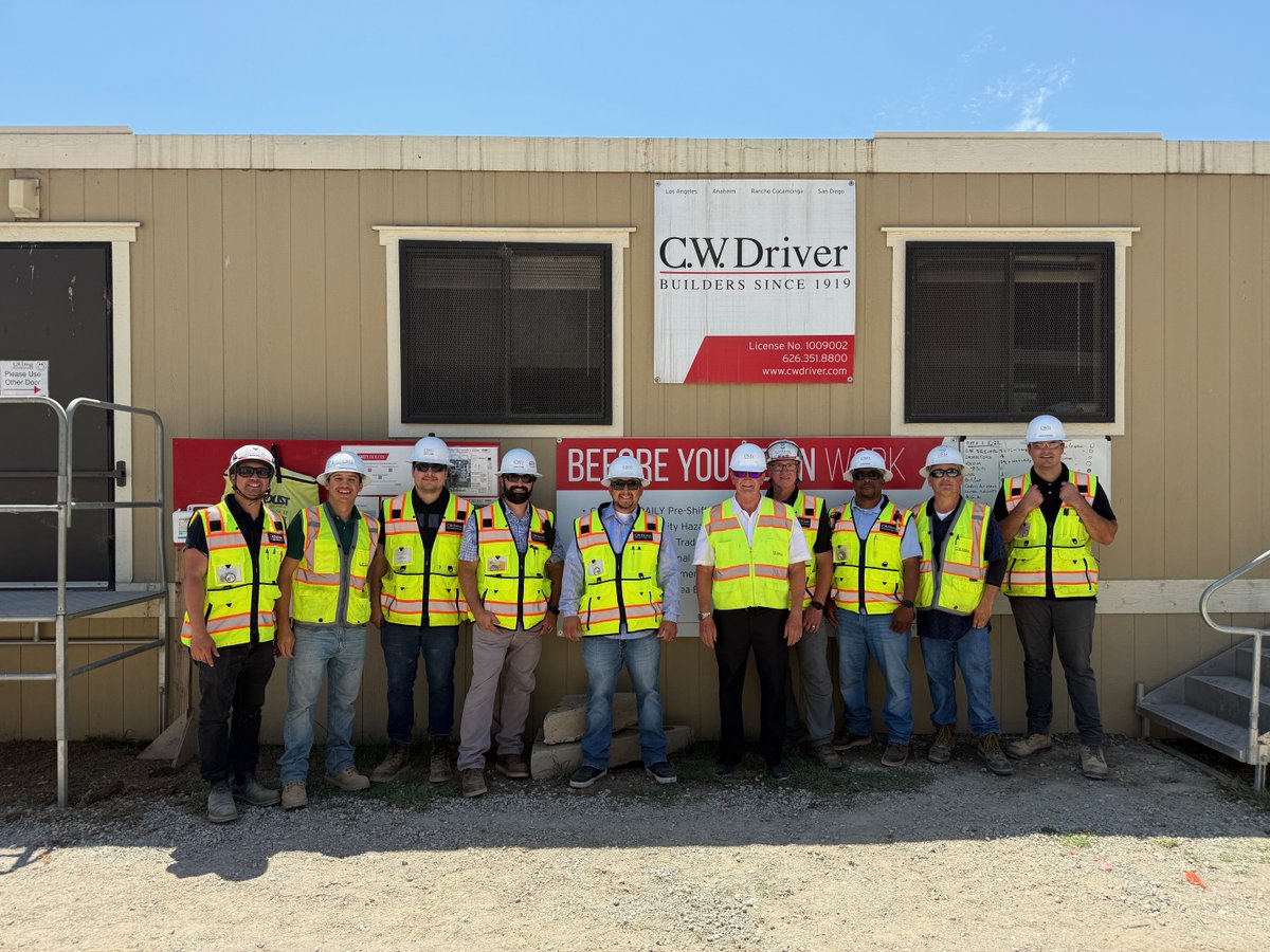 CWDriverCos's tweet image. We celebrated the steel topping out of the CSU Dominguez Hills Student Health, Wellness &amp;amp; Recreation Center with a subcontractor appreciation lunch and raffle prizes. Thank you to our crews and partners for making this milestone possible. #CWDriverCos