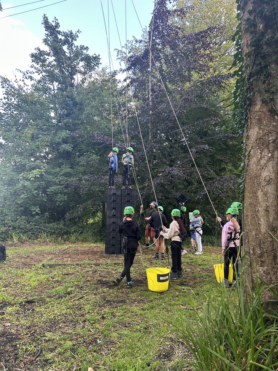 What a fabulous day for our Years 4, 5 and 6 today <a href="/CastleHeadFSC/">FSC Castle Head</a> Great team building, problem solving  and resilience shown by all our children and the sunshine made a wonderful appearance too! 🙏🏻🙌