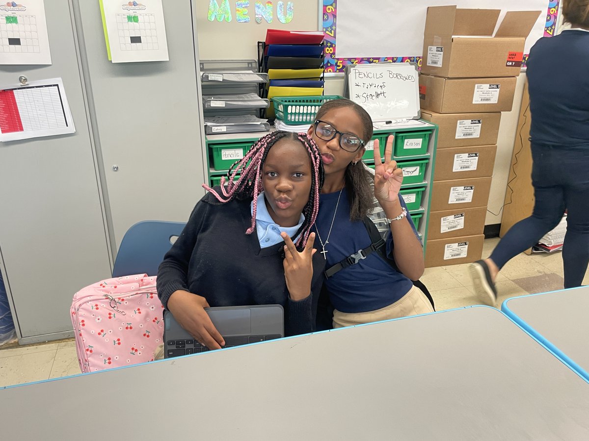 equalitycs's tweet image. ✨ First Fun Friday of the year! Our middle schoolers are back at it—building community, making memories, and starting the year off strong. 💙🦅
.
.
#EmpoweringBronxYouth #EducationInBronx #BronxCharterSchool #BronxAcademy #InnovateBronxEducation #BronxStudentsFirst