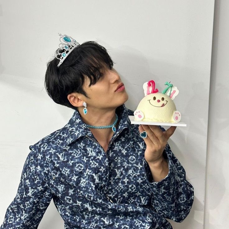 catherinebluu's tweet image. NAVILLERA.⠀⠀⠀

GIVEAWAY ALERT.
strictly for @arikoryandika &amp;amp; Cathy's mutual!

dalam rangka merayakan ulang tahun Iko yang ke-27, aku mau berbagi sedikit e-wallet untuk 5 orang. cukup retweet tweet ini serta boleh banget beri birthday wishes untuk Iko (opsional).