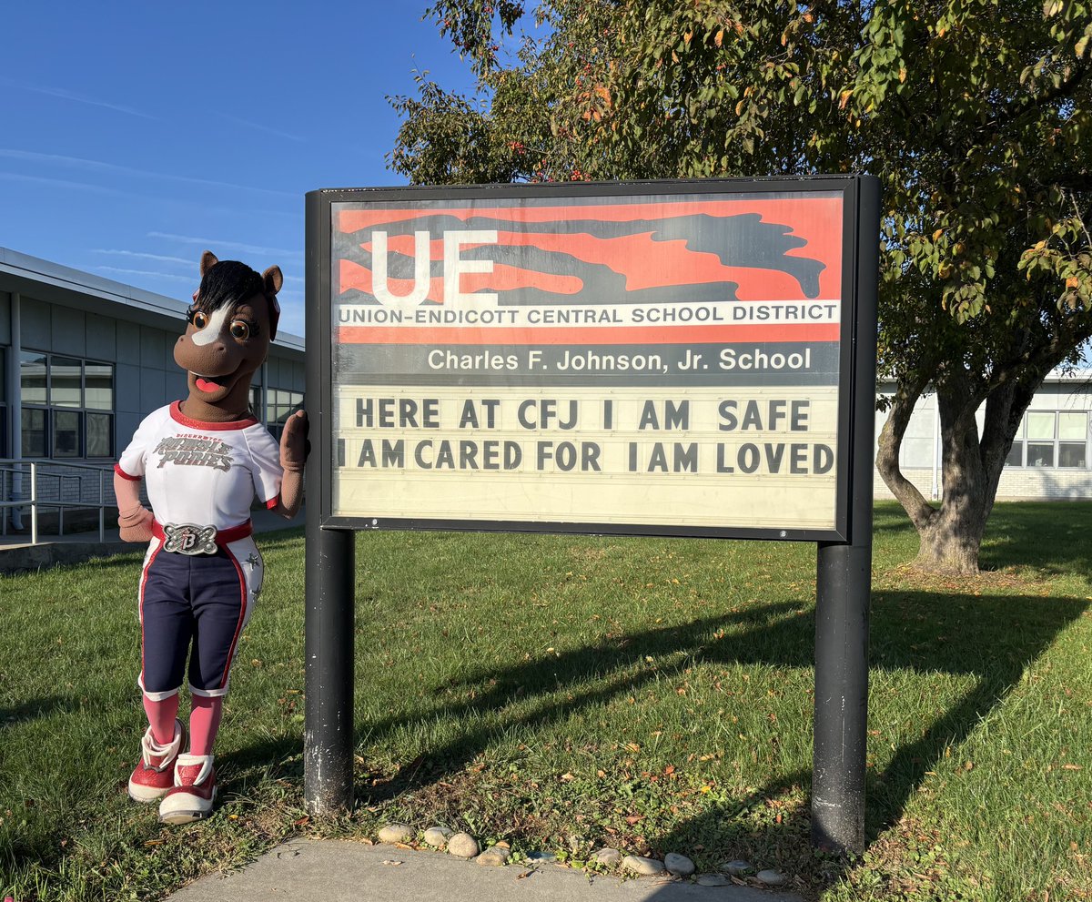 Ruby the Pony tweet media