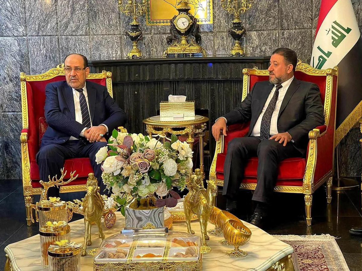 يجلسون معه ويوفرون له الحماية من الحشد الشعبي، ثم يهاجمون إعلاميّة! على مَن تضحكون أنتم؟

الغوغائيين بخدمة خميس الخنجر 😜
#العراق #بغداد