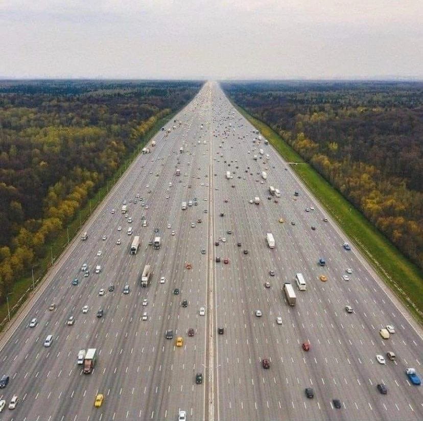 $BTC is a single lane road. 
A blockchain.

$KAS is a multi-lane highway. 
A BlockDAG.