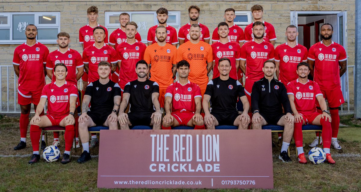 FAIRFORD TOWN. 
ONE FAMILY. 
TOGETHER. 

✈️🔴⚪️