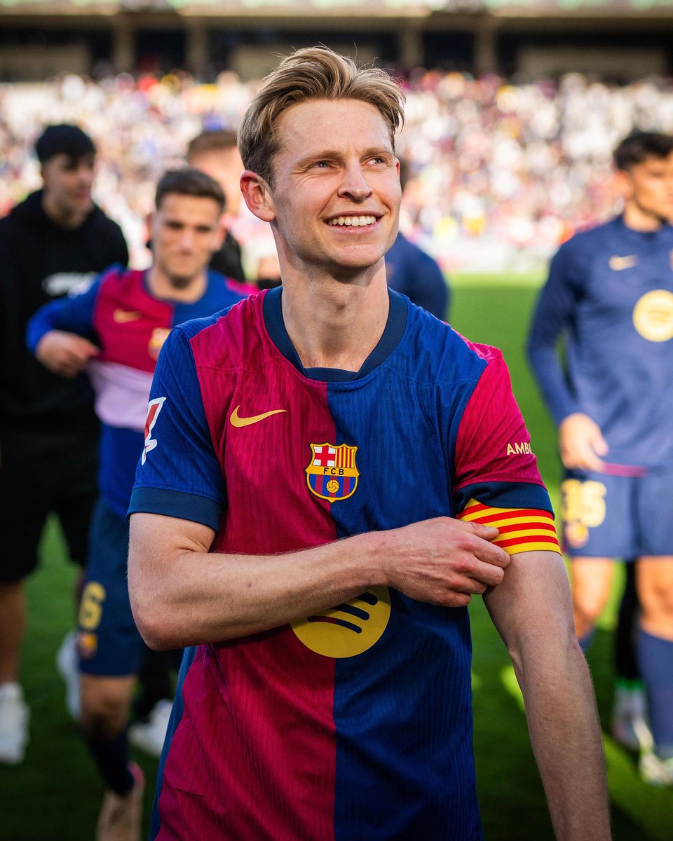 اخوي مش صحيح كلامك .. مثال امام رايو

- ديونغ اعلى لاعب قام باجراءات دفاعية (13) .. اقرب لاعب له عمل 7 اجراءات
- دخل 13 صراع ثنائي كسب 10
- استرجع 8 كرات
- عمل 5 اعتراضات ( الاعلى )
- عمل 7 تدخلات ( الاعلى )

ديونغ تطور كثيراً مع فليك واتمنى الناس تنصفه ولو لمرة.