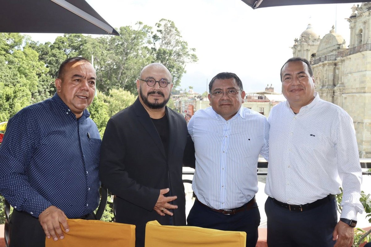 Esta mañana, tuve el gusto de participar en el programa de <a href="/frecuencia2460/">frecuencia 2460</a>, “Desayunando con…”, conducido por Pastor Matías, Mario Jiménez y Pedro Cruz, donde comentamos todas las acciones y resultados de la <a href="/SEFINGobOax/">SEFIN</a>, como parte del Gobierno de la #PrimaveraOaxaqueña.