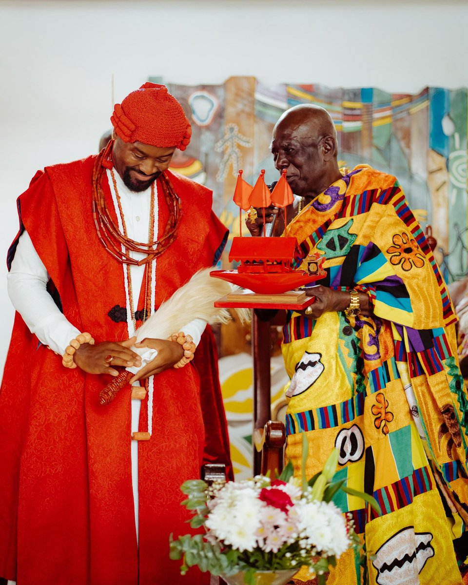 fetuafahye's tweet photo. Ogiame Atuwatse lll and Olori Atuwatse III being received very warmly at the Emintsimadzi Palace.
Credit📹📷 : @shotpicturesgh
#FetuAfahye2025 #afahyegobee #capecoast #CultureUnleashed #CapeCoastRising #afahyegobee #capecoast #festival #ghana

@char_osei @WeElevateAfrica https://t.co/DHA97xCLz3