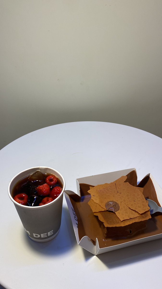 وفي حُـبِ القهَـوة أُغرِمـــت 🤎.