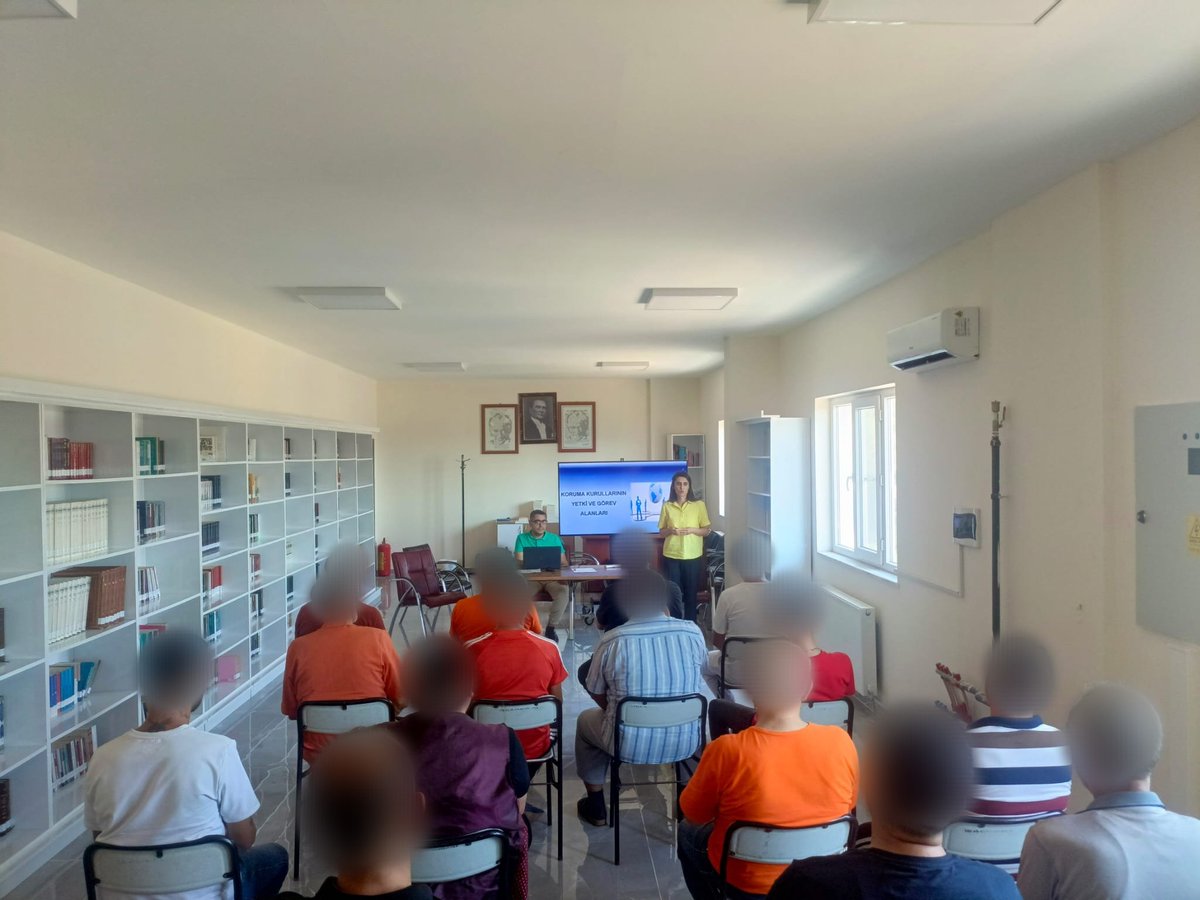 Hükümlülerin Denetimli Serbestlik sürecine dair bilgi ve farkındalık kazanmaları amacıyla müdürlüğümüz sosyoloğu Gülşen NACAR ve İKM Osman Duran DOĞAN tarafından Kahramanmaraş Açık Ceza İnfaz Kurumu'nda "Denetimli Serbestlik Müdürlüğü Bilgilendirme Semineri" düzenlendi.