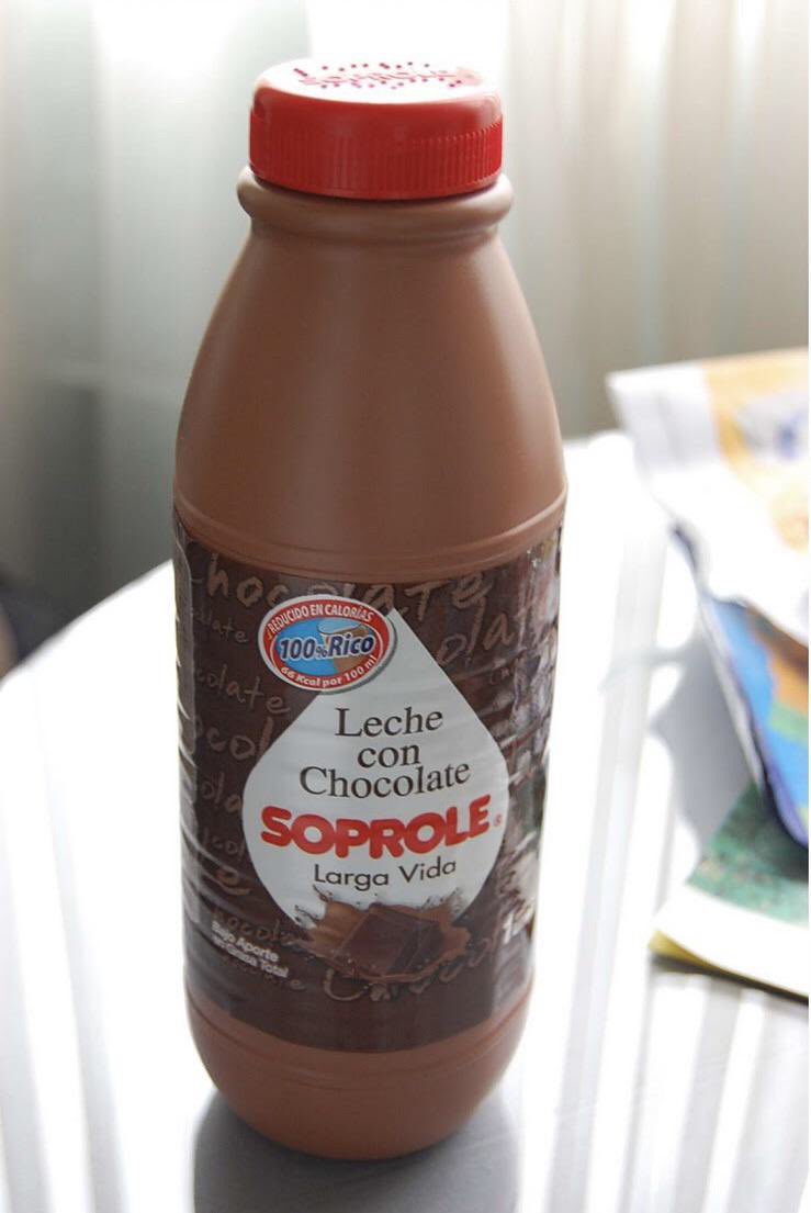 ayer estaba en el supermercado en el pasillo de las leches y derrepente se me vino a la mente que antes vendían leche soprole en botella había de chocolate y frutilla si no mal recuerdo de estas