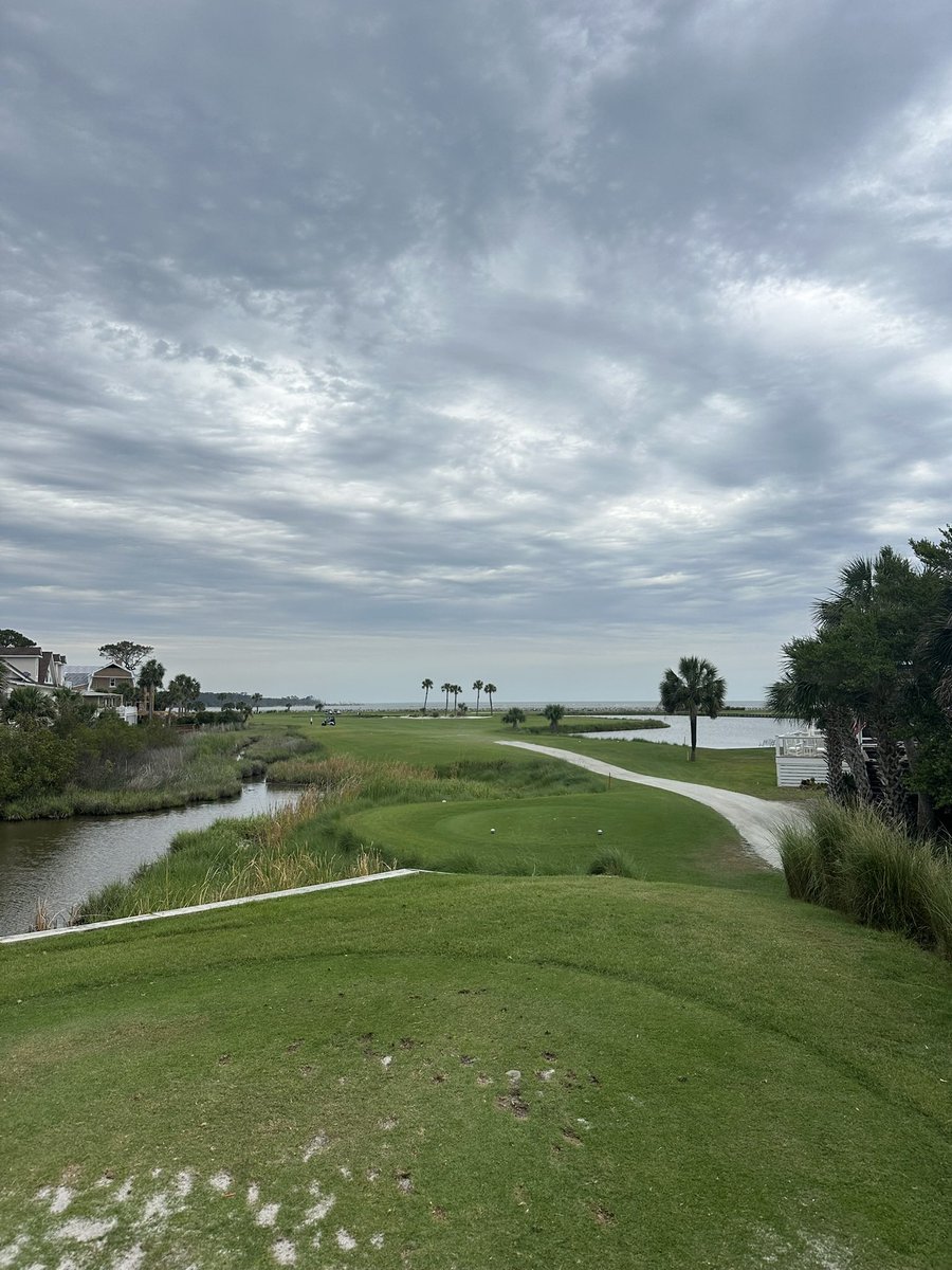 DK_4445's tweet photo. Golf update from up and down the coast. Playing a ton of fun tracks recently and game is trending up. Best time of the year heading into quarter zip golf weather https://t.co/1ozR5LGQpE