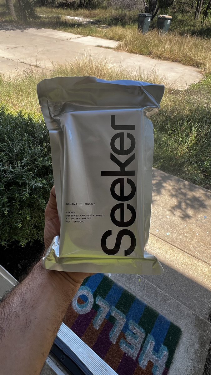 Look what the cat dragged in! 📱

Let the SEEKER Season begin.. 😎

<a href="/solanamobile/">Seeker | Solana Mobile</a> <a href="/solana/">Solana</a>