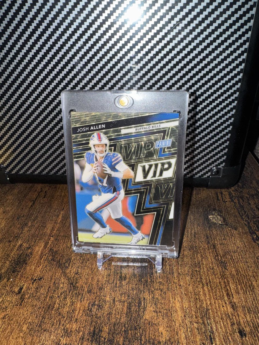 thirdbasecard's tweet image. Incoming 1/1