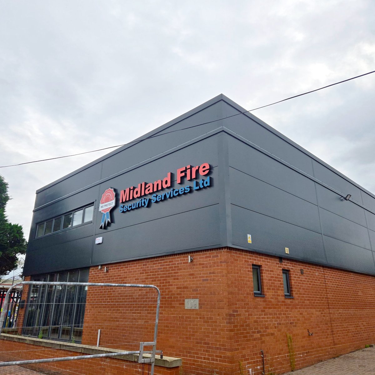firedetection's tweet image. Our new signage is up!
The new Midland Fire HQ is taking shape! Thank you Hardy Signs Ltd for doing a great job.
#headoffice #firealarms #burtonontrent #firealarmsburton