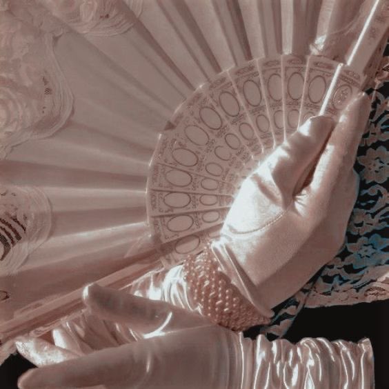 LadyofMaincy's tweet photo. She’s back. Back in Versailles.

#RP #OpenRP #HistoricalRP #HistoryRP https://t.co/tOAx643j9x