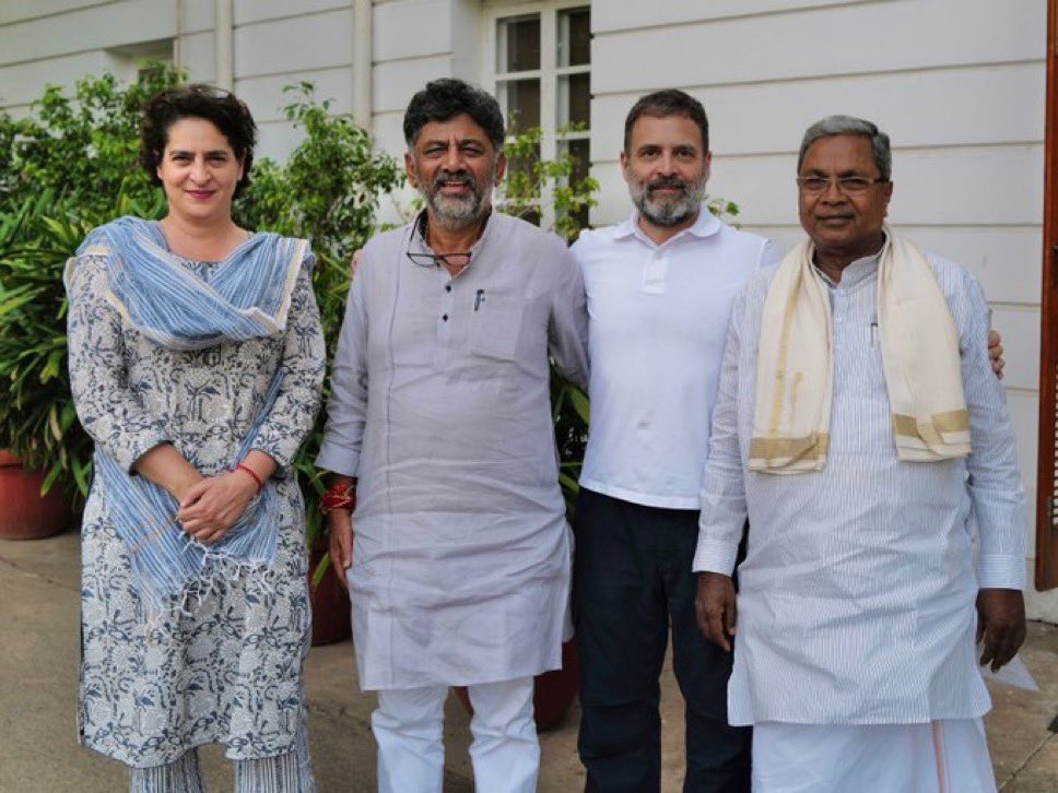 Voteadhikar's tweet photo. बैलट पेपर से होंगे निकाय चुनाव - कर्नाटक

वोट सबका अधिकार 🔥 https://t.co/pUQvBDsPP1