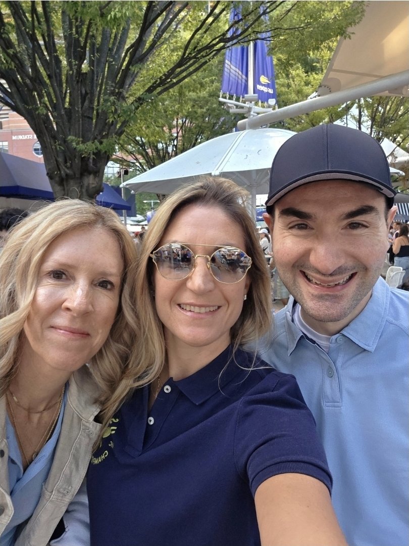 LFOUNDOS's tweet image. U.S. Open Season! 🎾 I love the fierce competition, especially in last night&apos;s women&apos;s semifinal matches. The intensity was palpable. @usopen

I am so grateful for the role that sports played in my life.