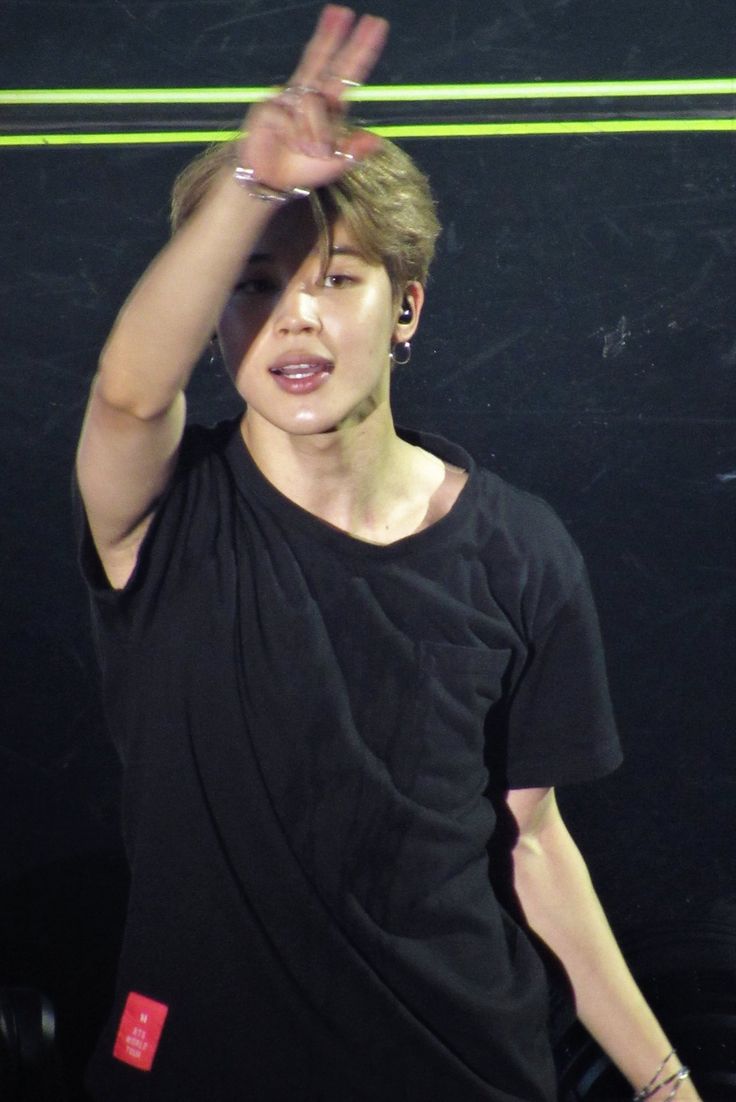 jelly4jin's tweet photo. daniela as jimin- not only are they both natural blondes but the way they move is unlike anyone else and let's be honest they run baddie central https://t.co/JLGOqmoYXN