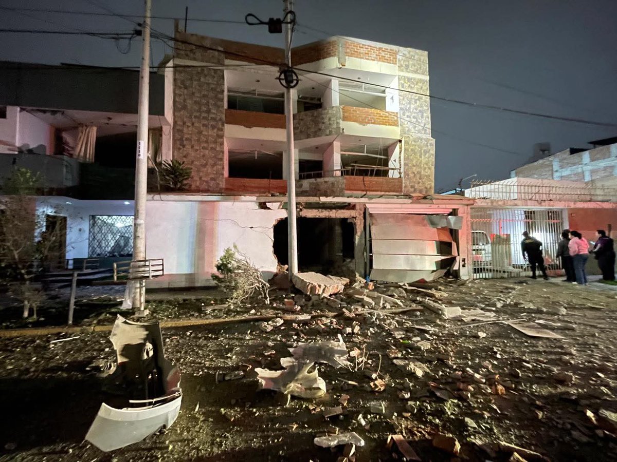Abraham Ibáñez Meléndez (@ibanezabraham) on Twitter photo Lamentable que #Trujillo dejó de ser la "Ciudad de la Eterna Primavera" para ser la "Ciudad de la Eterna B4l4cera" todo por culpa del <a href="/congresoperu/">Congreso del Perú 🇵🇪</a>, con sus nefastas leyes que dan impunidad a la delincuencia. Lamentable que #Trujillo dejó de ser la "Ciudad de la Eterna Primavera" para ser la "Ciudad de la Eterna B4l4cera" todo por culpa del <a href="/congresoperu/">Congreso del Perú 🇵🇪</a>, con sus nefastas leyes que dan impunidad a la delincuencia.