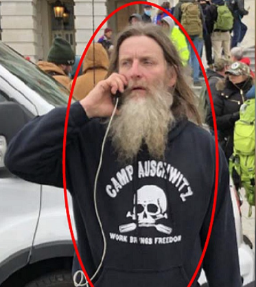 TomDreisbach's tweet photo. The man who stormed the U.S. Capitol on Jan. 6, 2021 while wearing a "CAMP AUSCHWITZ" sweatshirt is facing new criminal charges.
The allegations against him stem from a dog biting incident, in which four people were hospitalized with injuries, per @13NewsNow. https://t.co/yJtaTljkXN