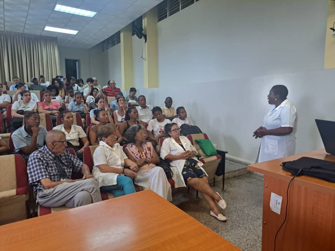AllendeFcm's tweet photo. 🗣️En la mañana de hoy se desarrollo en la Facultad de Ciencias Médicas actividad cultural de Clausura  del curso introductorio para estudiantes de de primer año.
#UCMH
#UnaUniversidadDeExcelencia. https://t.co/oUNiX9dDiN