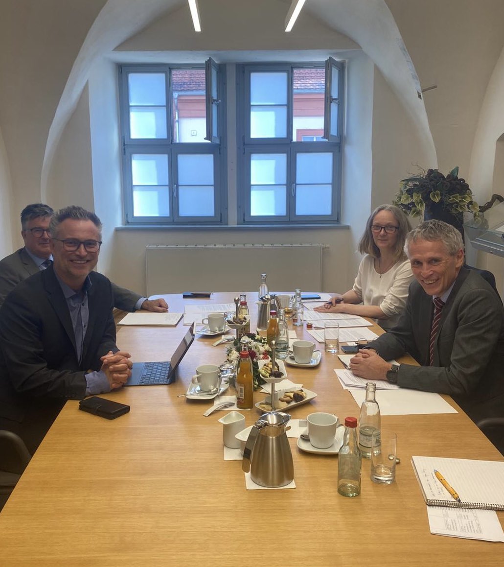 Toller Tag anlässlich 🇩🇰EU-Ratspräsidentschaft 🇪🇺 im „grünen Herzen Deutschlands“🇩🇪Thüringen! Danke für die Gastfreundschaft in Erfurt an 🇪🇺-Ausschuss, Roberto Kobelt, Landtagspräs. Thadäus König, Staatssekr. Stephan König und an alle, die heute 🇩🇰🇩🇪 noch näher zusammenbrachten!