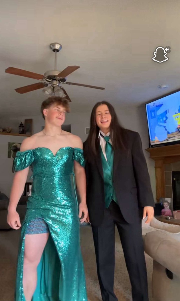 BarstoolVC's tweet image. Femboy ass mf🏳️‍🌈 cross dressing who’s the fag now🤷‍♂️ @lkeBarstool