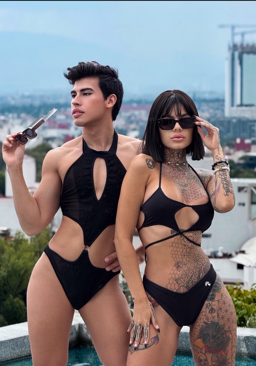 saravia_1995's tweet image. Uff 🔥 me quedo sin palabras🫣 por cuerpo no es mi Amor😘

#PandillaGateX
#MelissaGate
#Divaza