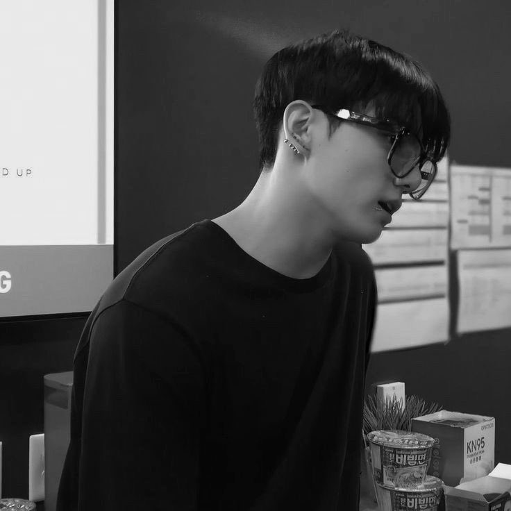 thvjkmon's tweet photo. BOYFRIEND. https://t.co/MAu0d4rURI