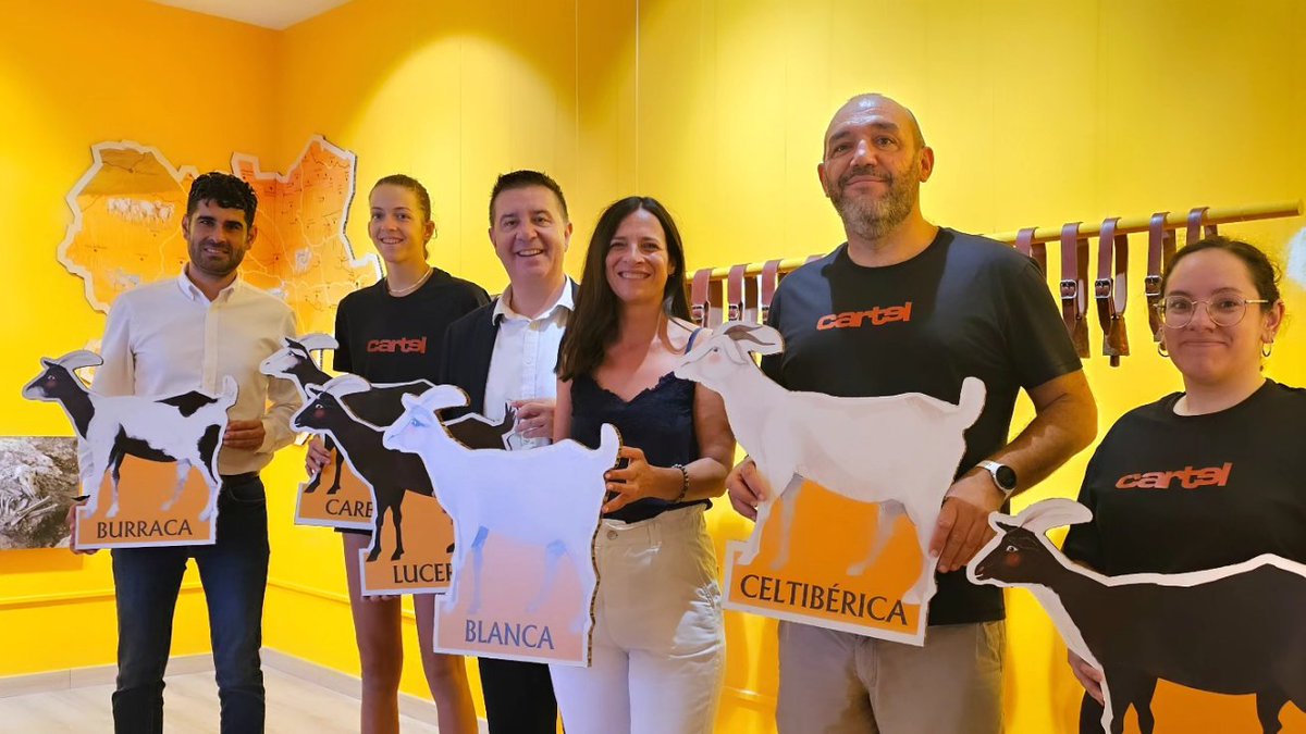 dipualba's tweet image. 🎡🆎️♥️¡Ya casi estamos!👏🏼

@santicenizate, @josetinajeros y @raquelrzlpz han visitado nuestro stand en el #Recinto para la #FeriaDeAlbacete2025 con el fin de saludar a quienes lo están dejando todo a punto👌🏻¡Gracias!

¡Os esperamos con muchas sorpresas!

n9.cl/qt2ca