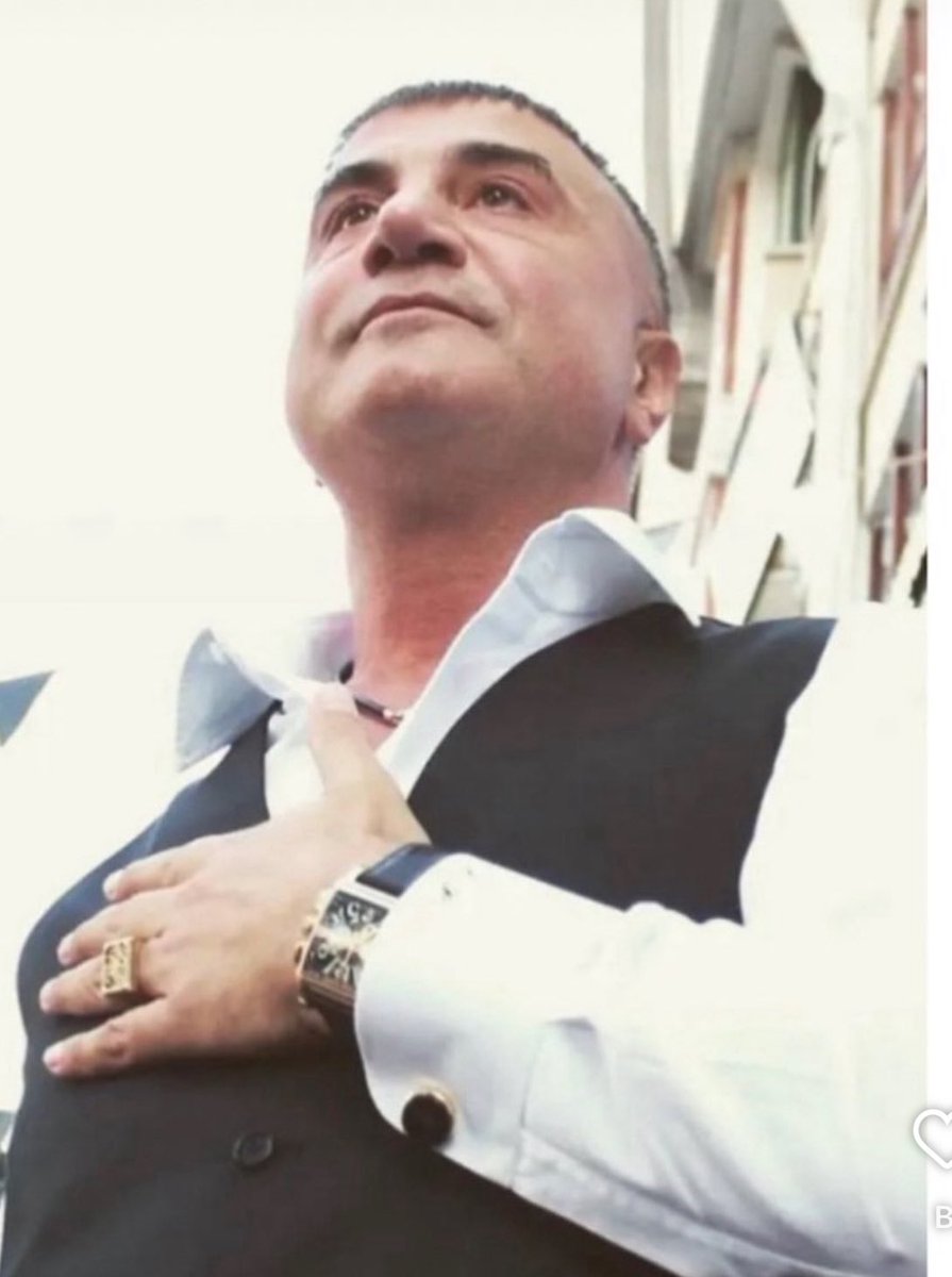 Kula bela gelmez hak yazmadıkça,
Hak bela yazmaz kul azmadıkça..!

<a href="/sedat_peker/">Sedat Peker</a>