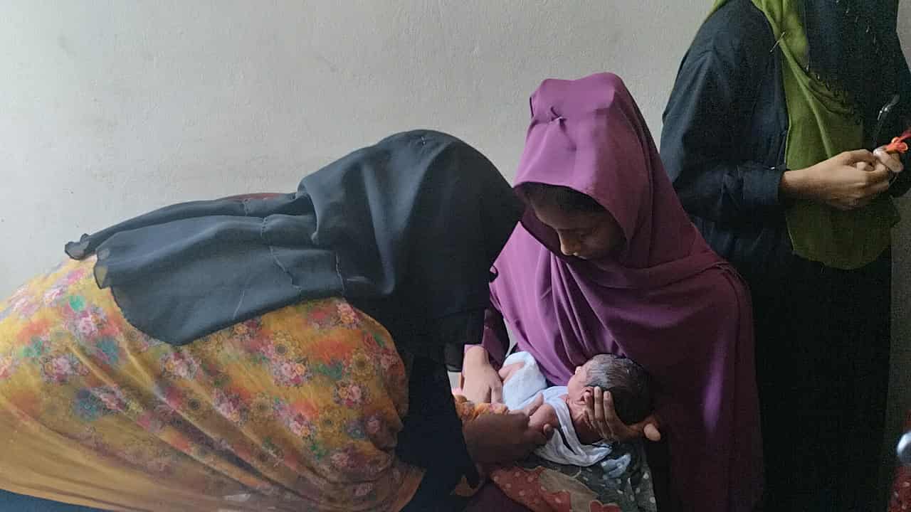 মির্জাপুরে টিকার তীব্র সংকট, ফিরে যাচ্ছে হাজার হাজার শিশু