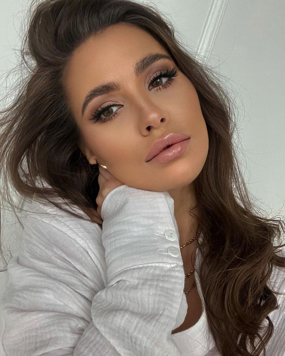 Ellarose1465's tweet photo. Glow different, shine unapologetically😘🥰

#Thudarum #Xenea https://t.co/uR7u9gql23