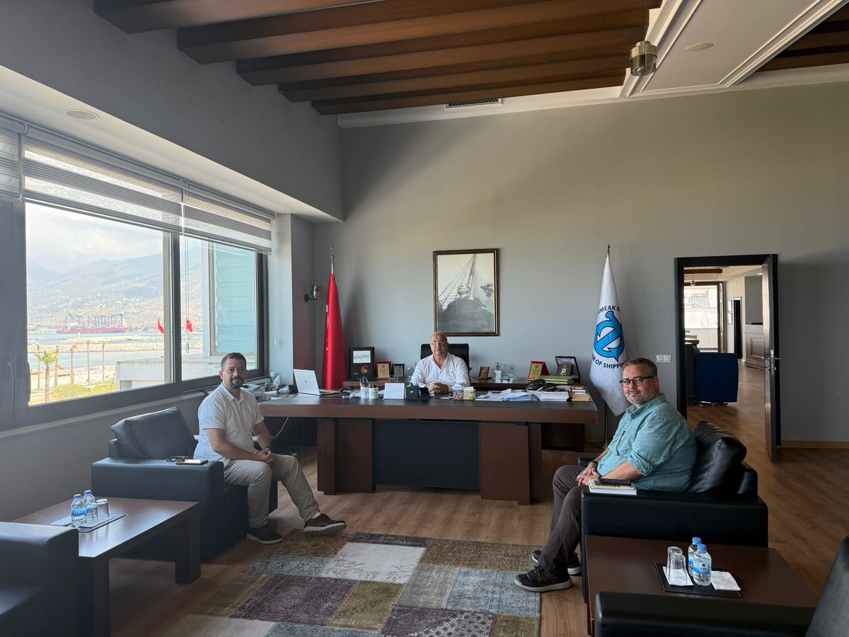 Kenancbk's tweet photo. Kısa süreli İskenderun ziyaretimde şehrin önemli isimleriyle bir araya gelme fırsatı buldum. Şehrimizin kültürel dünyası ve tarihi üzerine keyifli sohbetler gerçekleştirdik. 

@MehmetDURUEL 
@askonhatay @halittunctr 
@imeakdto 
@kemalkutlu
@Cihanakyurek https://t.co/1fyz3iw3ze