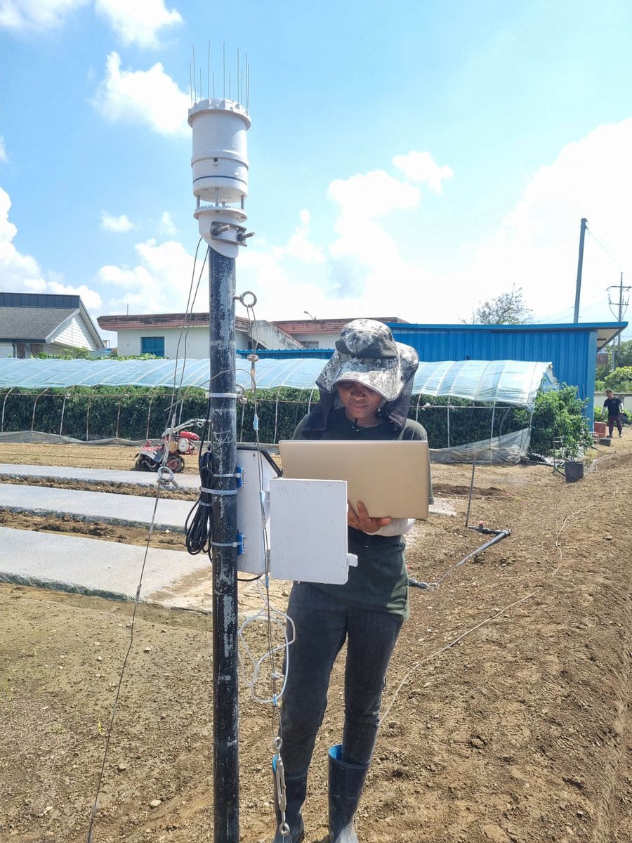 Rwandanfarmer's tweet photo. investigates the nitrogen use efficiency (NUE)under different fertilization practices. Goal  is to develop improved nutrient management strategies that optimize yield while minimizing environmental impacts, thereby contributing to the sustainability of vegetable production . https://t.co/lhHxsOwfjB