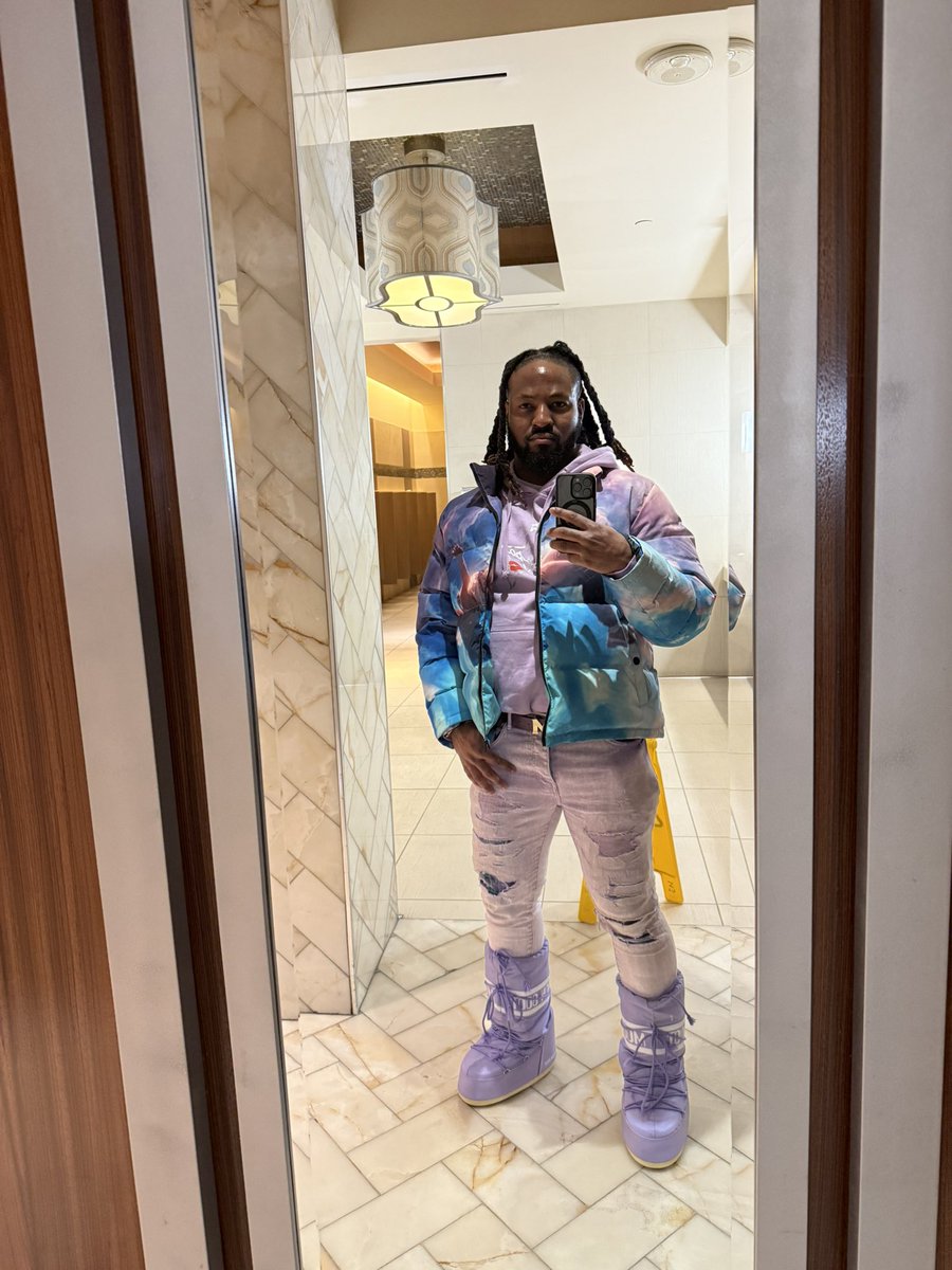 MaxxFreeze's tweet image. I get active wit this fashion fr 🤣