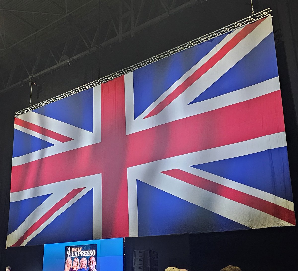 AWills1995's tweet image. Nothing screams greatness louder and more proudly than the Blue, Red and White flag of our United Kingdom. Honestly, despite the trouble our country is experiencing thanks to the incompetent fools in office

Being born here is the jackpot on the lottery 🇬🇧 🦁 ⚔️ #rulebritannia