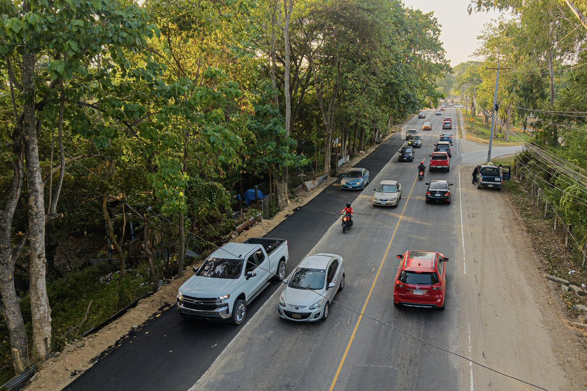 Municipalidad de San Pedro Sula (@munidesps) on Twitter photo Nuestro alcalde <a href="/RobertoContreM/">Roberto Contreras</a> supervisó esta mañana los trabajos de ampliación del tercer carril de la calle a la altura del bordo Río Blanco, desde el Segundo Anillo de Circunvalación hasta la intersección con la Avenida Júnior.
Con este proyecto, los conductores que Nuestro alcalde <a href="/RobertoContreM/">Roberto Contreras</a> supervisó esta mañana los trabajos de ampliación del tercer carril de la calle a la altura del bordo Río Blanco, desde el Segundo Anillo de Circunvalación hasta la intersección con la Avenida Júnior.
Con este proyecto, los conductores que