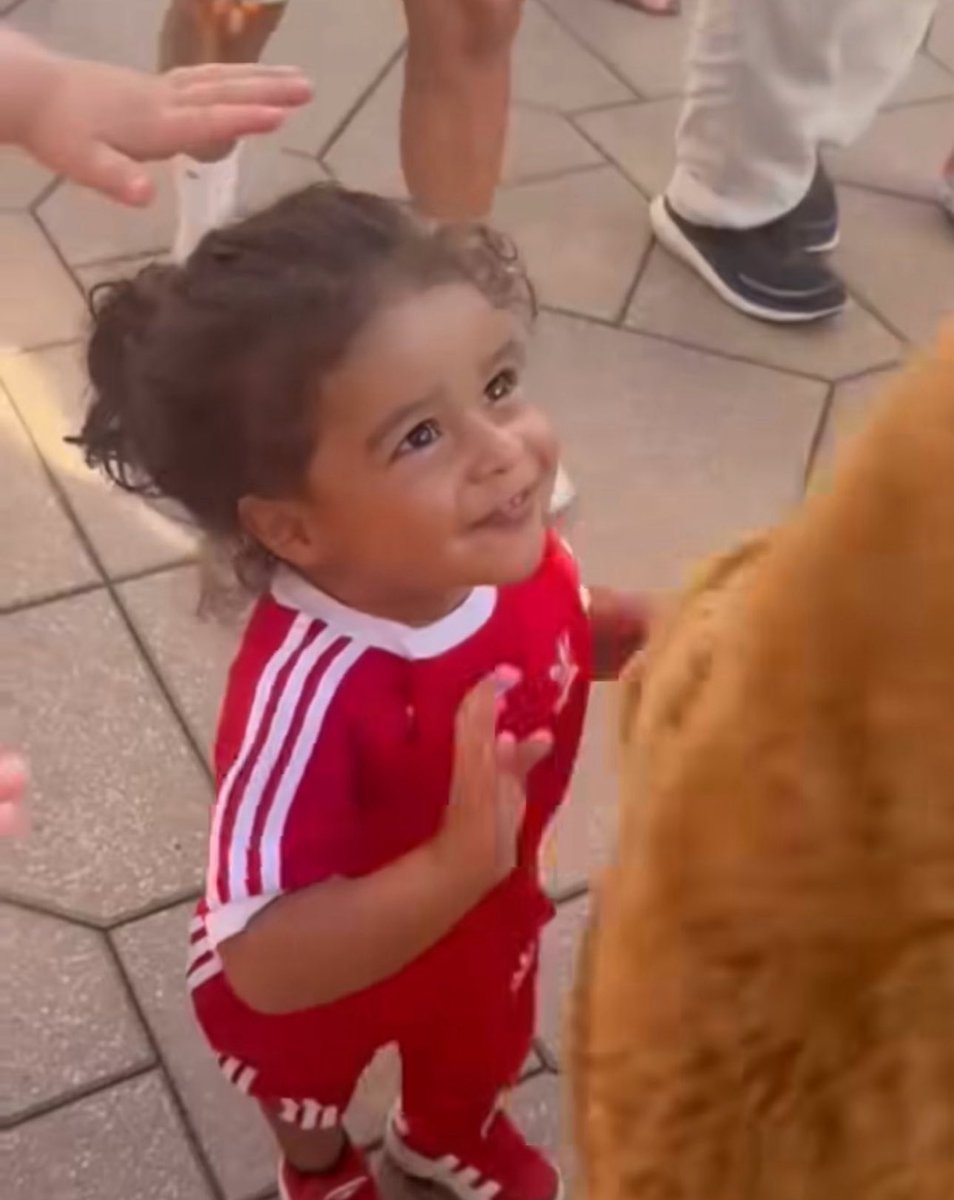 SamiRmcf15's tweet image. Like how can you ignore his adorable smile, man!