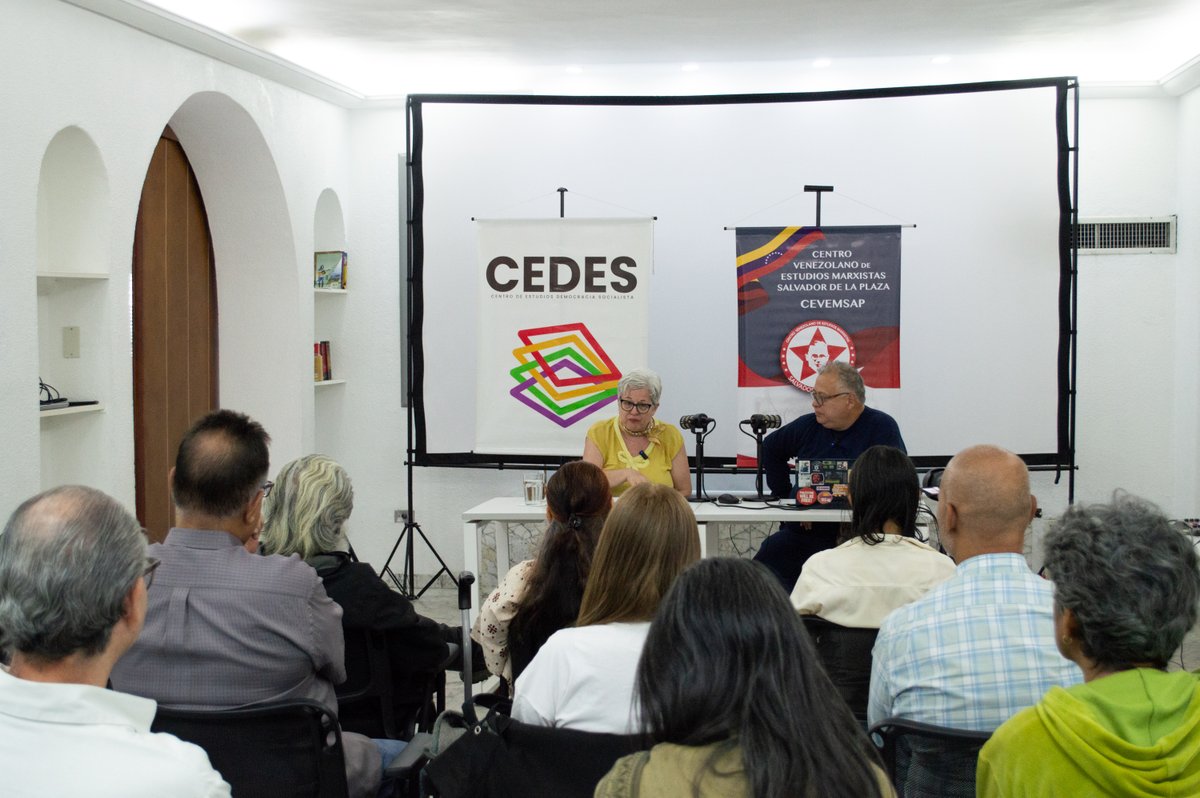 Imágenes de conferencia dictada por Alexandra Mulino este jueves 4 de septiembre de 2025, a propósito del centenario de "La verdadera situación de Venezuela", de Gustavo Machado y Salvador de la Plaza, primer libro marxista de autores venezolanos.
📷Sandra Iturriza
2/2
