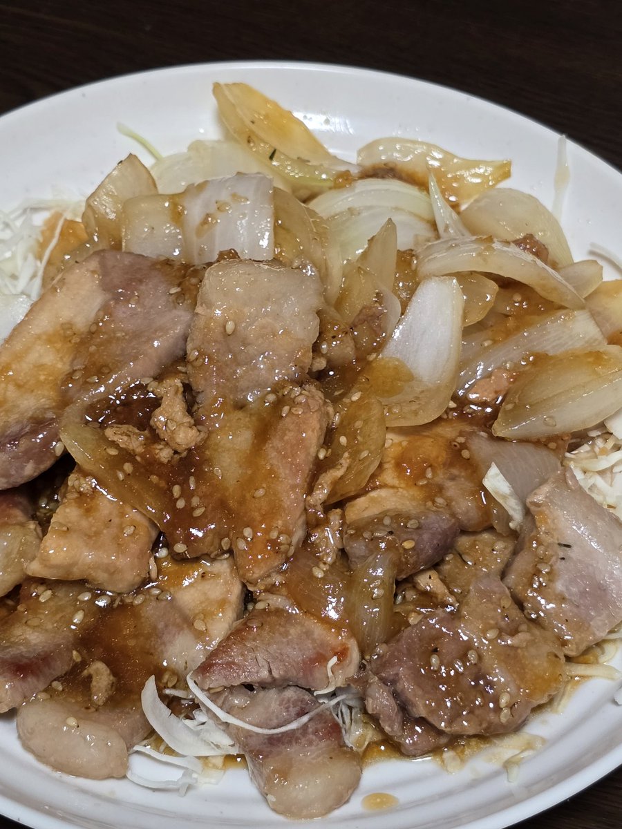 Danshaku_Peach's tweet image. 🌃真夜中の飯テロ😎
今宵は北海道旭川のご当地グルメ
#チャップ焼き を再現してみました！
先日放送の某番組を見たら無性に食べたくなりました！
生姜はいいとして
ニンニク多めに入れたけど大丈夫かな？
明日の仕事に支障が出る？
いや
明日は #Lua さんが来店するから...💓
何か問題でも!?😎
#6日